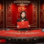 에볼루션 빨간 봉투 바카라 게임 메인 화면, 최대 88배 보너스를 보여주는 Red Envelope 시스템과 중국 전통 문화 테마의 라이브 바카라 테이블